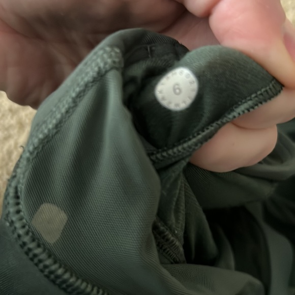 Lululemon high-neck mesh sports bra size 6 - Picture 3 of 3